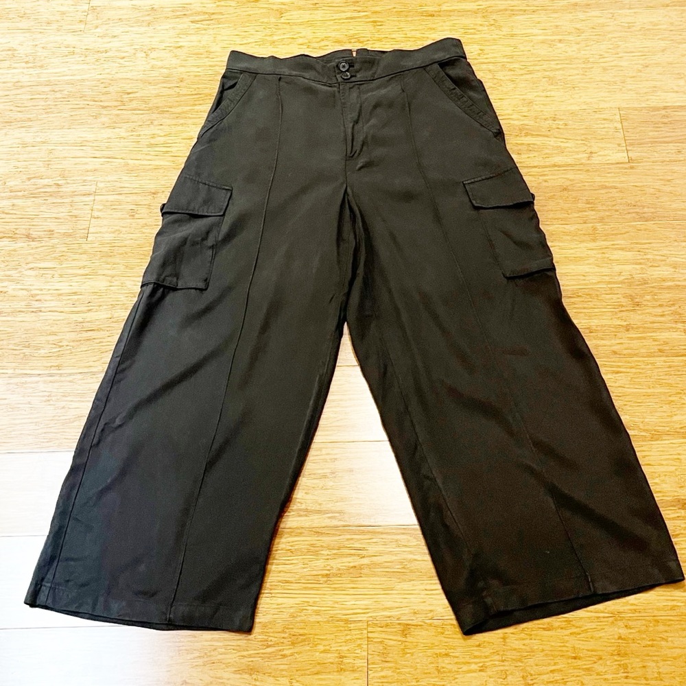 Banana Republic Factory Tencel Black Cargo Wide-Leg Trousers w/Pockets. Size 14